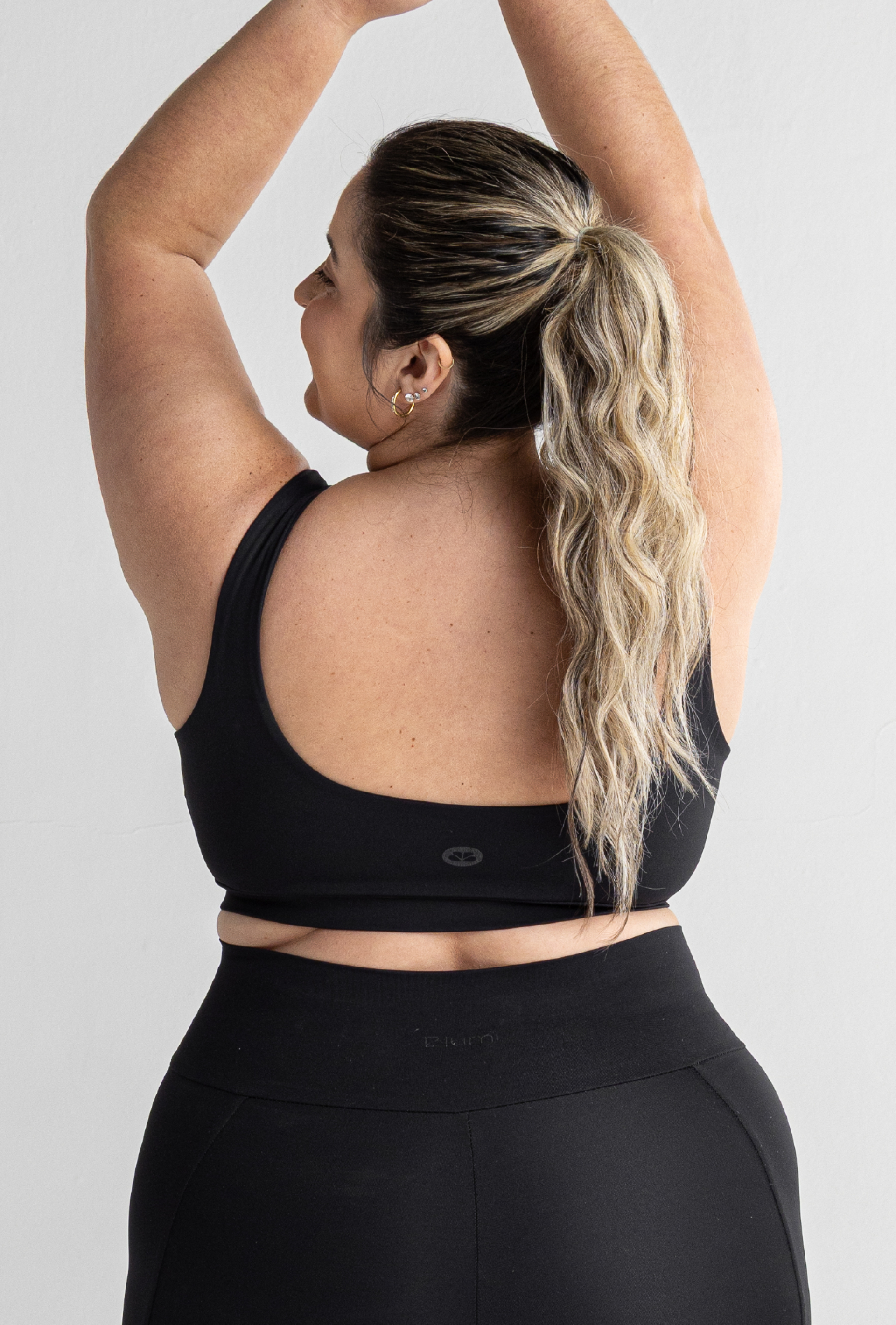 Top Basic Preto